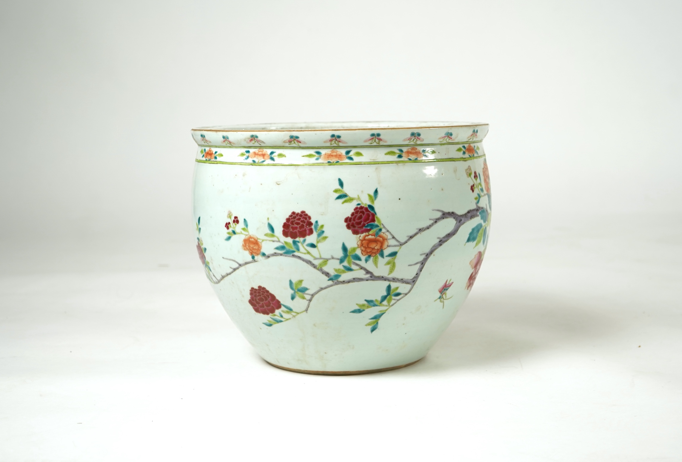A Chinese famille rose jardinere, 19th century
